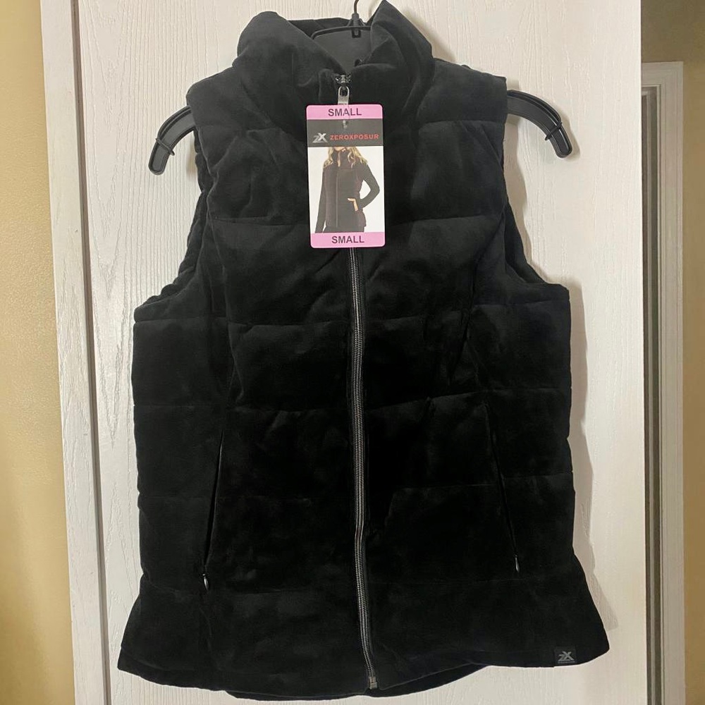 Zeroxposur women’s velour black vest
